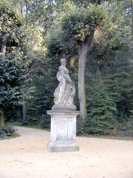 Skulptur im Barockgarten 